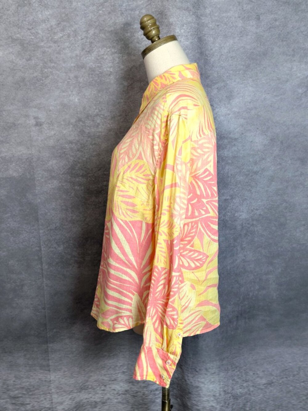 Talbots Linen Button Down Shirt M Coral Sand Yellow Botanical Resort Blouse - Picture 5 of 7